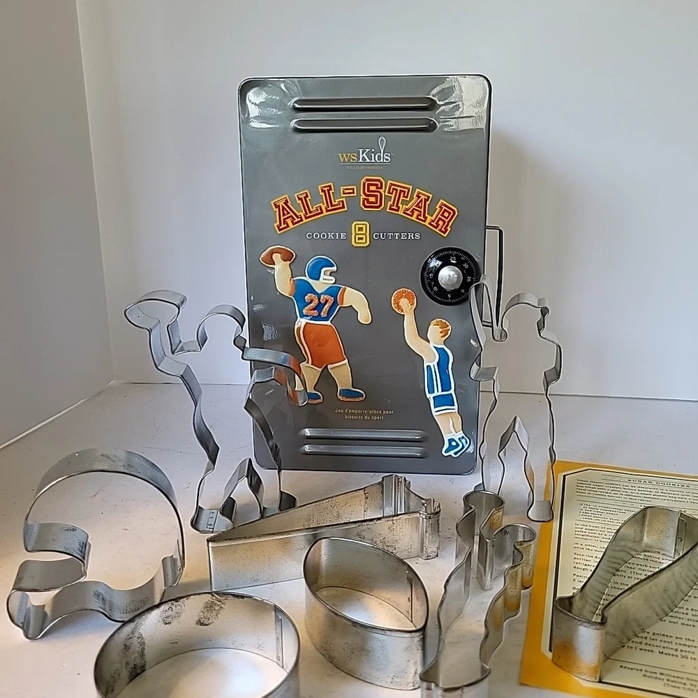 Williams-Sonoma 2007 Kids All-Star Sports Cookie Cutters